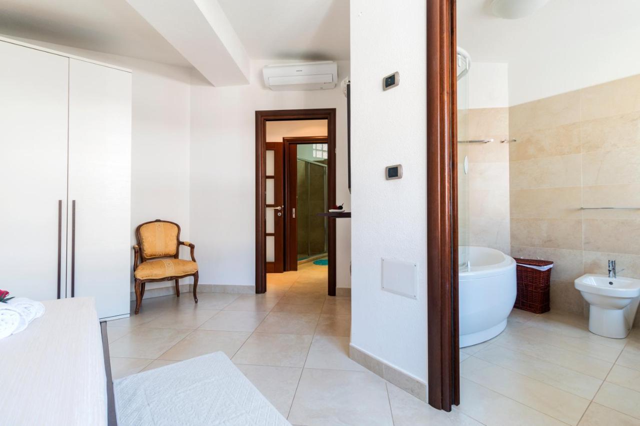 Royal Suite Apartment Cala Gonone Eksteriør bilde